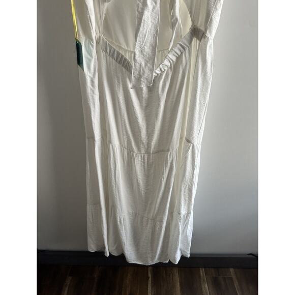 NWT CECE Size XL White Tiered Maxi Dress Coastal Cut Out Back Portrait Beach - Picture 12 of 16